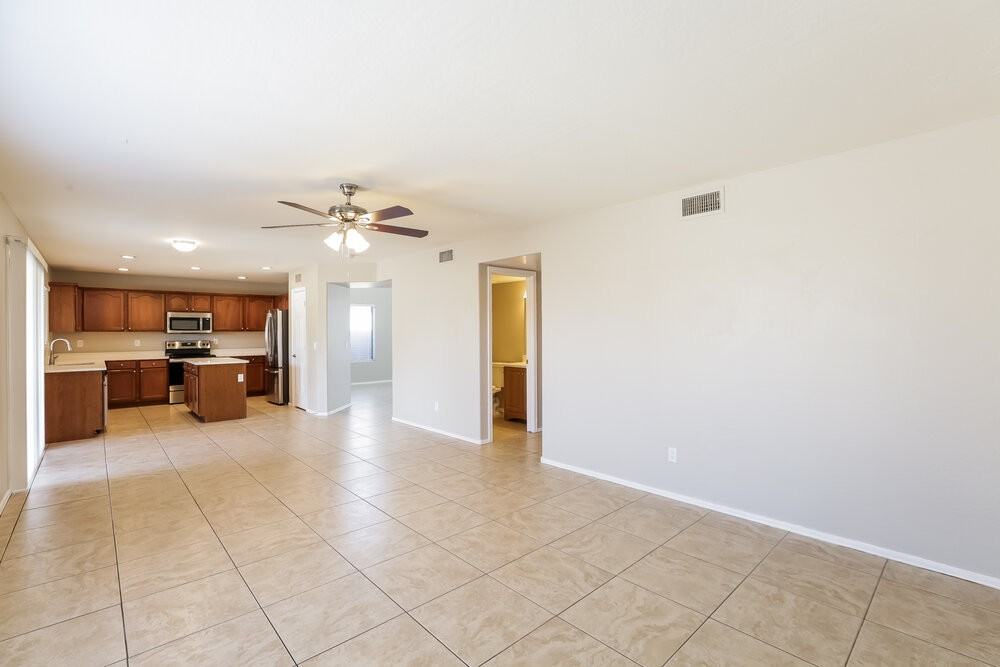 6216 S 52nd Dr - Photo 6 of 17