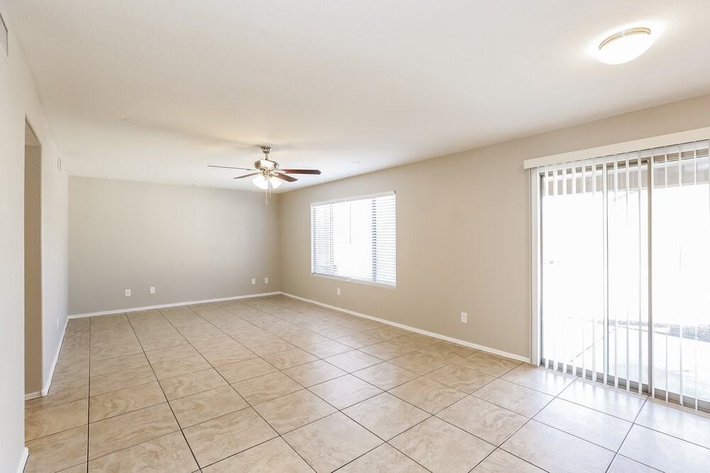 6216 S 52nd Dr - Photo 7 of 17