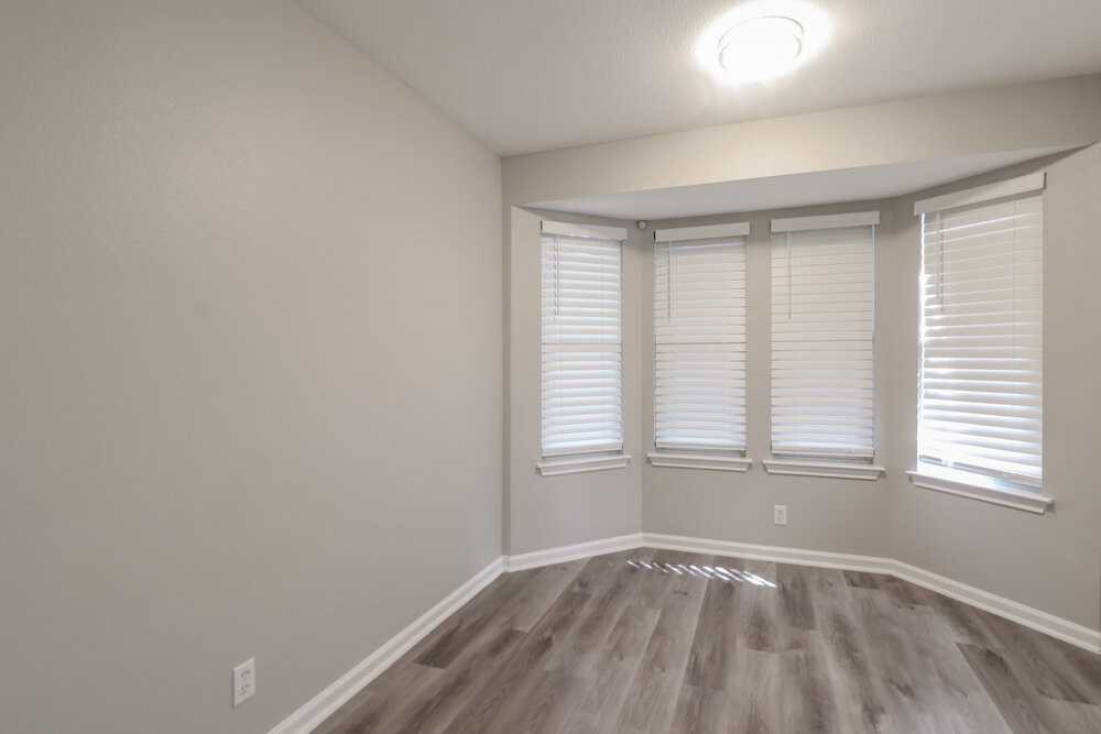 21203 Grand National Avenue - Photo 7 of 16