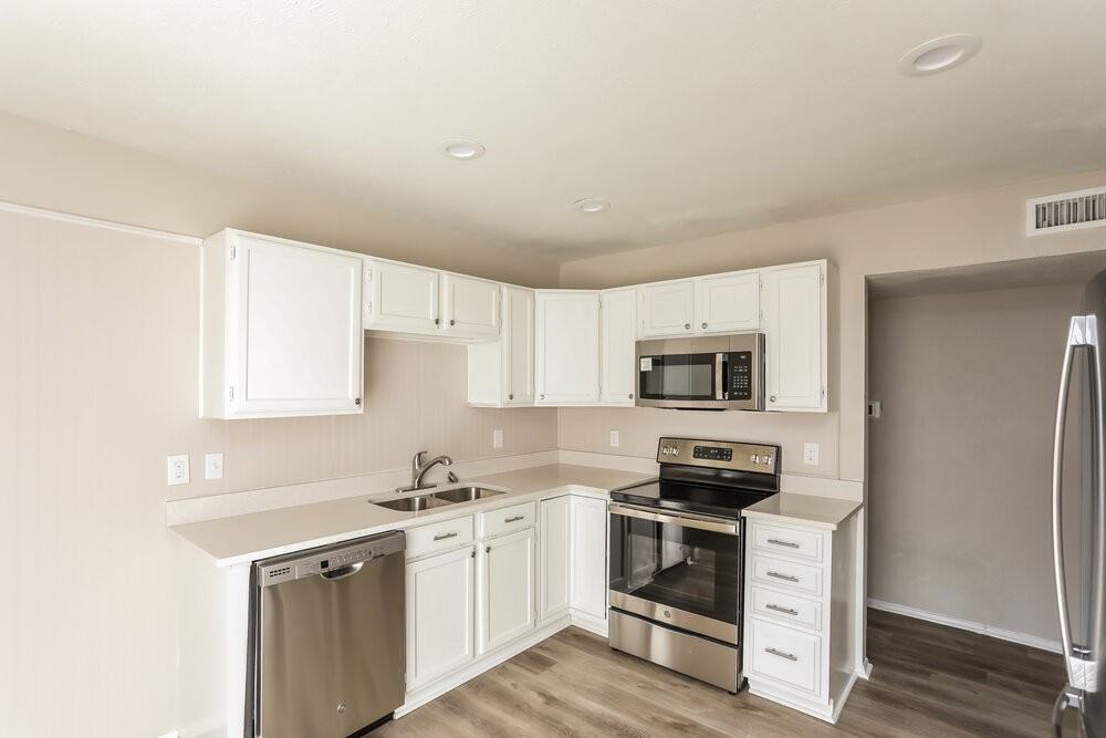 9010 Millwood Drive - Photo 6 of 16