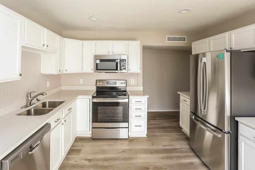 9010 Millwood Drive - Photo 7 of 16