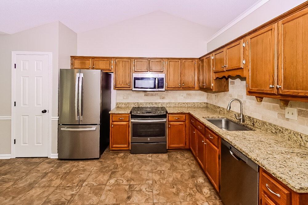 1700 Brentwood Trace - Photo 6 of 16