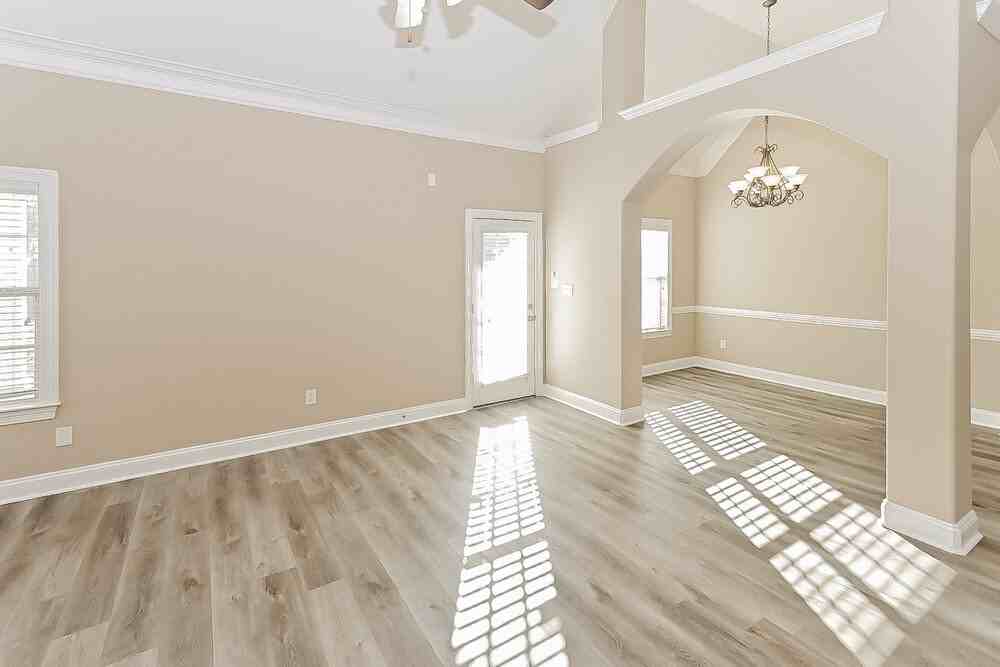 3045 Roseleigh Drive - Photo 5 of 16