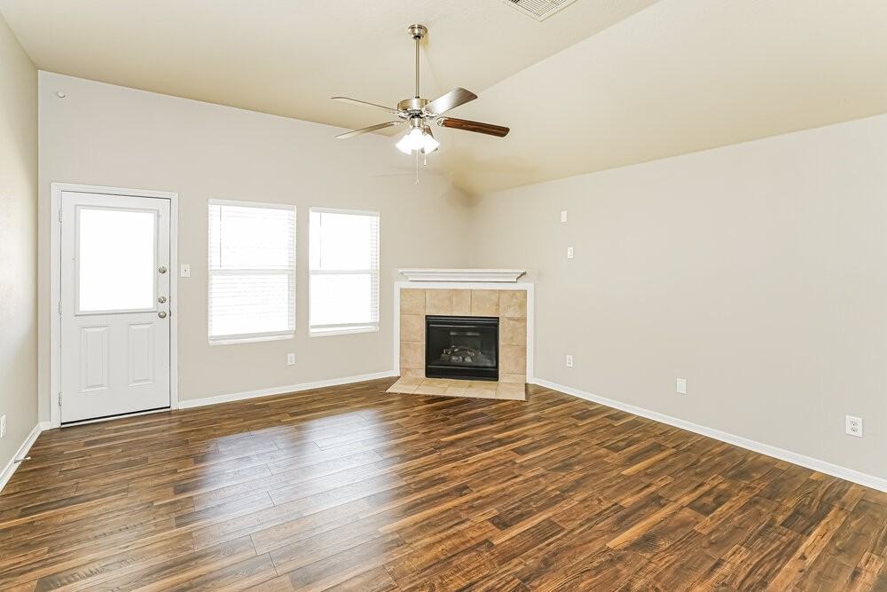 2527 Elm Crossing Trail - Photo 4 of 16