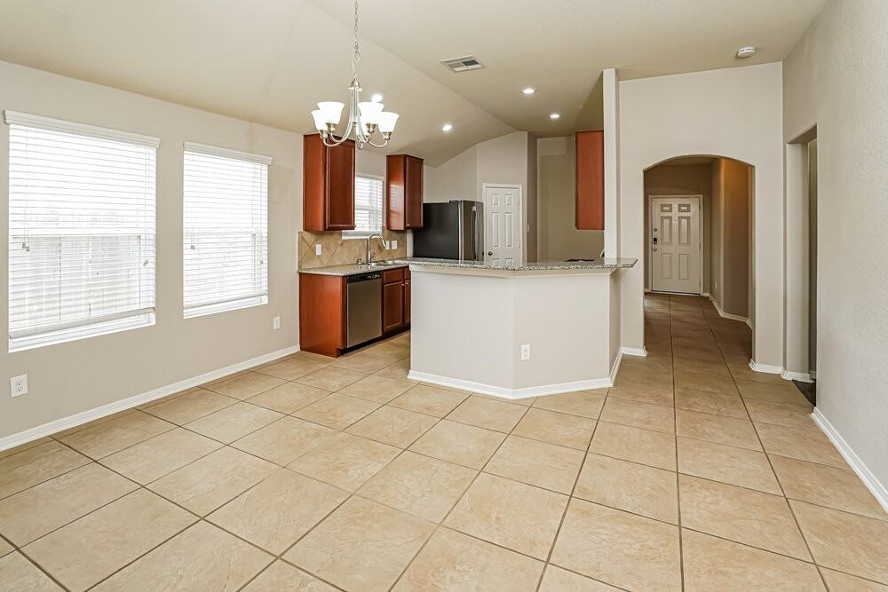 2527 Elm Crossing Trail - Photo 5 of 16