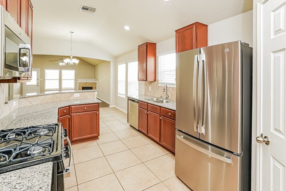 2527 Elm Crossing Trail - Photo 7 of 16