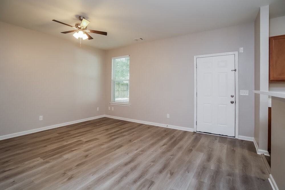 210 Oconee Way - Photo 5 of 16