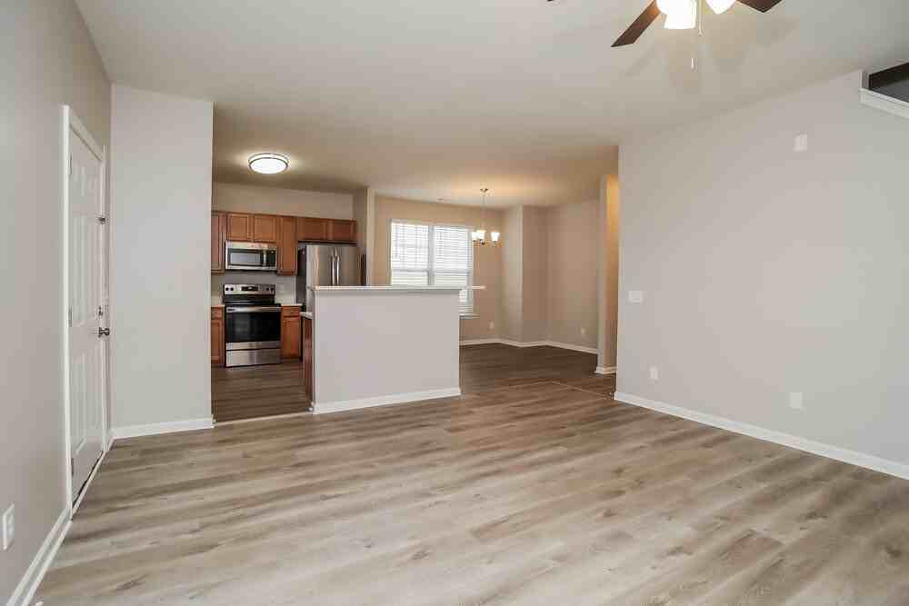 210 Oconee Way - Photo 6 of 16