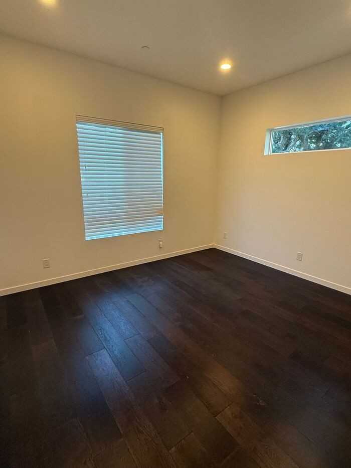 1976 Wingate Way - Photo 4 of 14