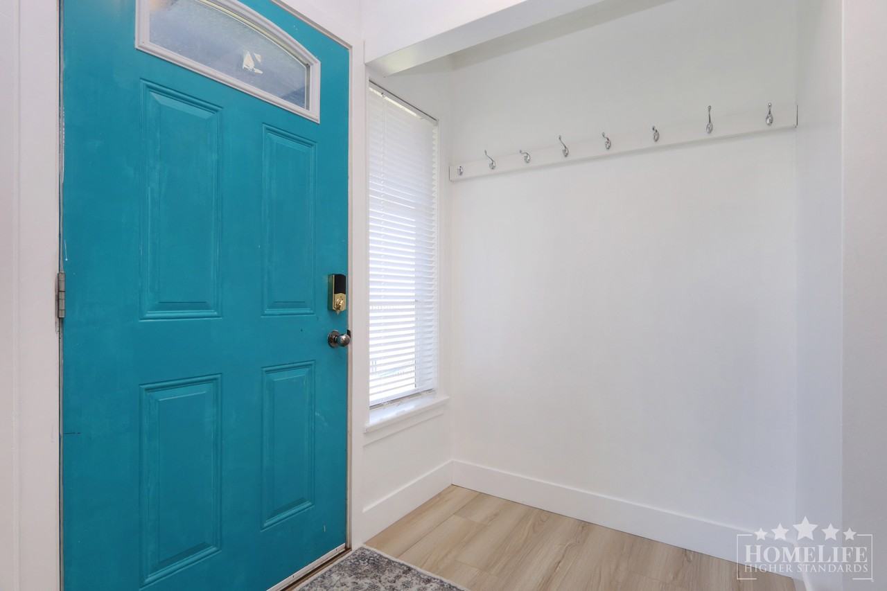 9640 Hazel Street - Photo 4 of 30