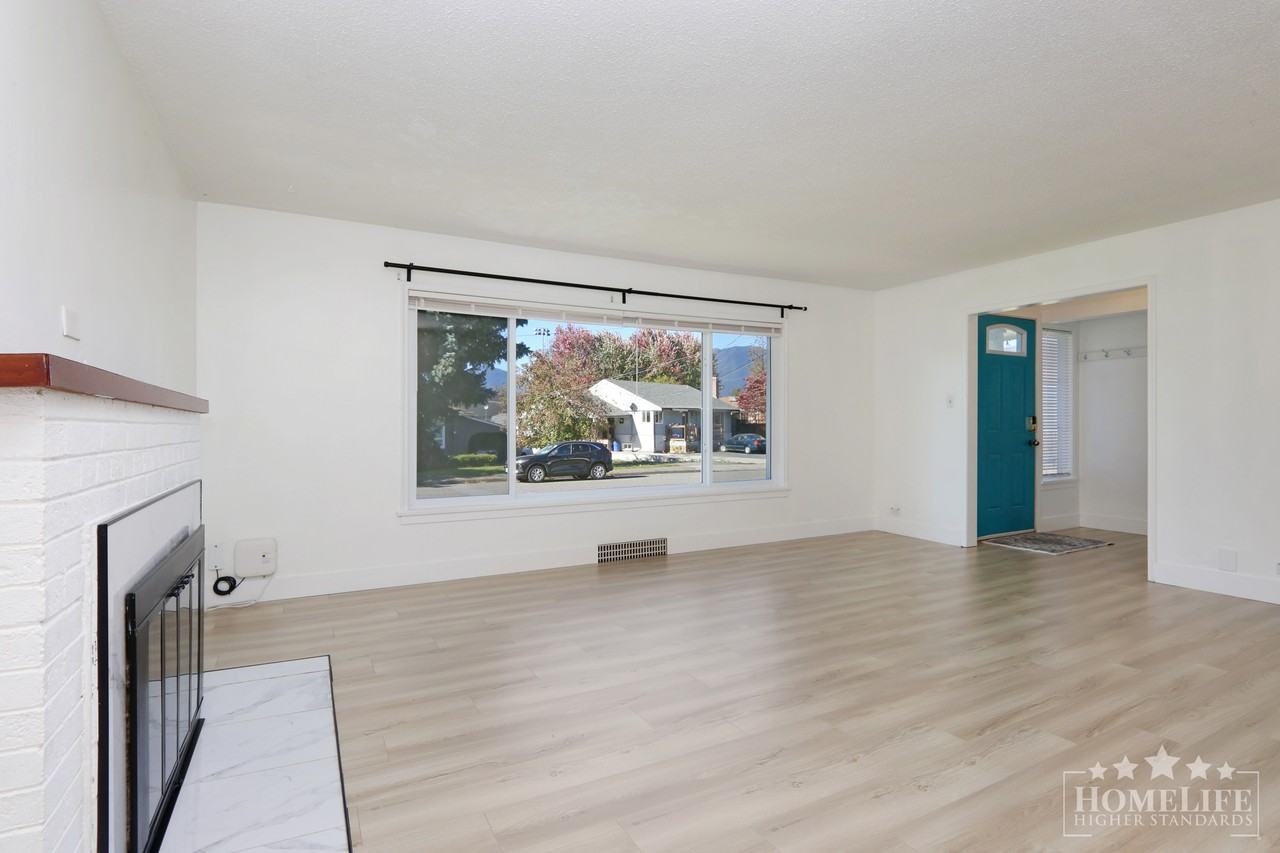 9640 Hazel Street - Photo 7 of 30