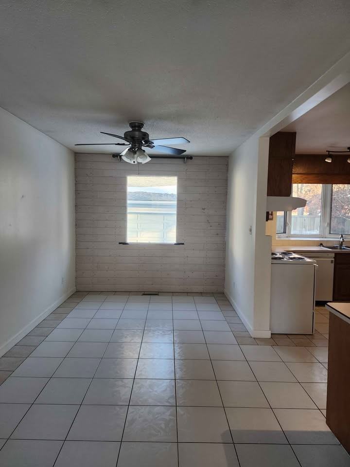 38 Milburn Cres #1 - Photo 5 of 16