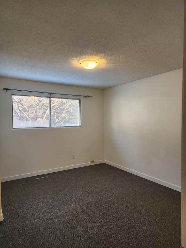 38 Milburn Cres #1 - Photo 6 of 16