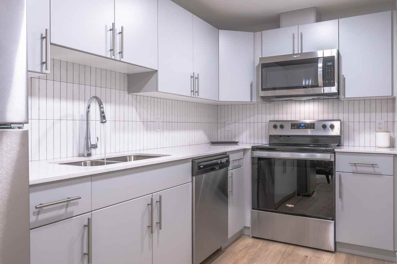 22668 80 Avenue NW #B - Photo 3 of 12