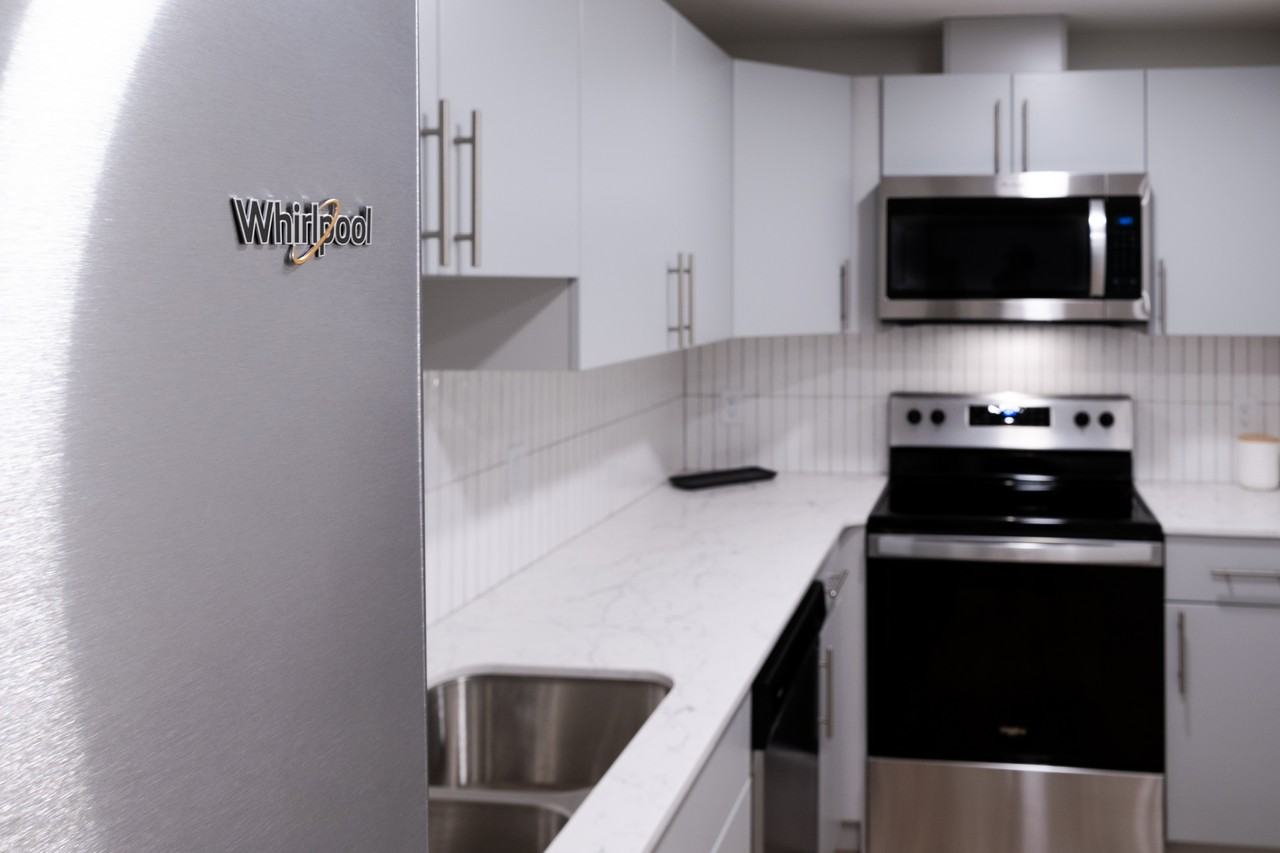 22668 80 Avenue NW #B - Photo 4 of 12