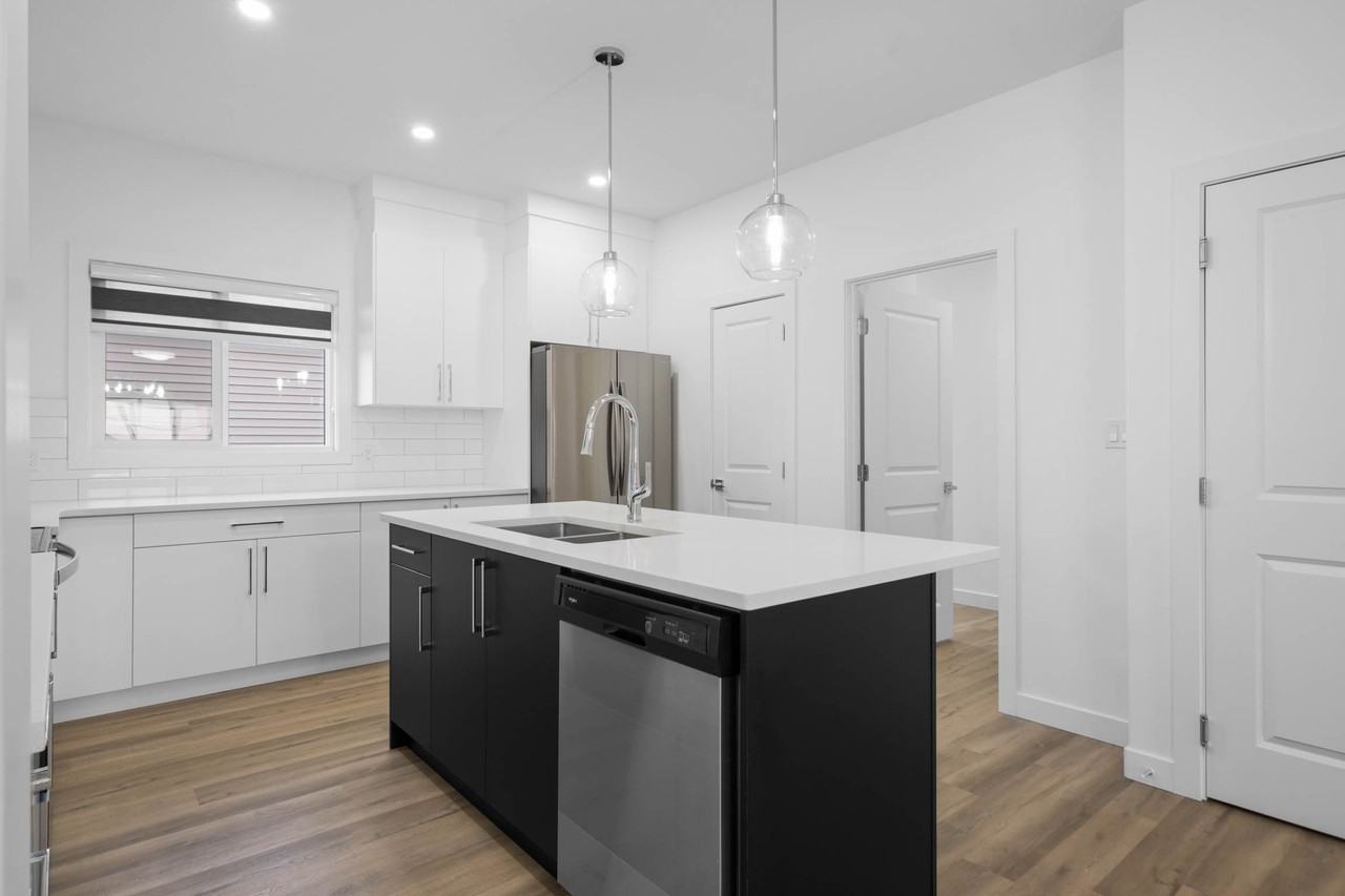 535 Bluff Lane #1 - Photo 4 of 20