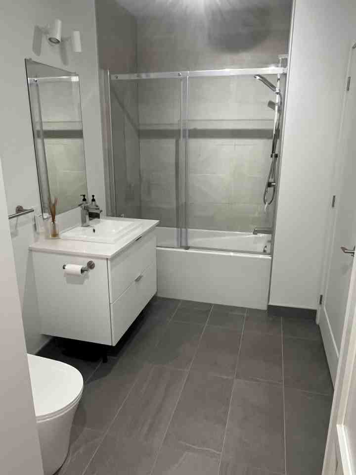 2121 Av Papineau - Photo 7 of 11