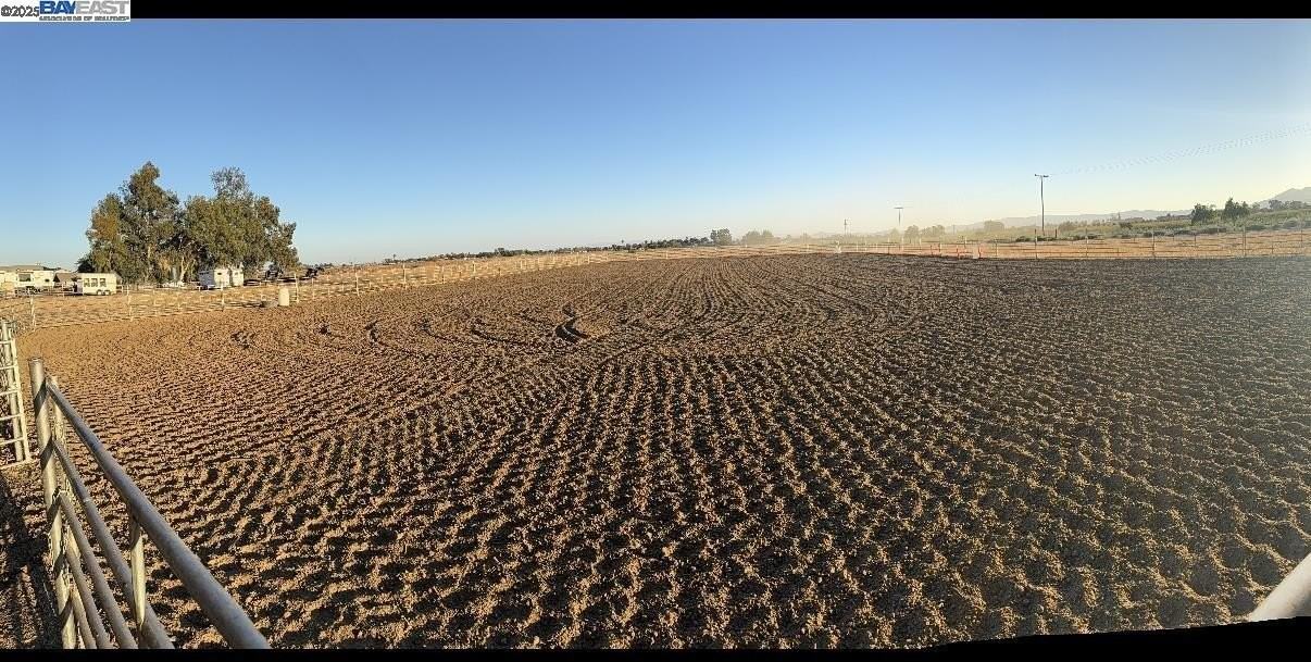 2471 Tule Lane - Photo 5 of 23