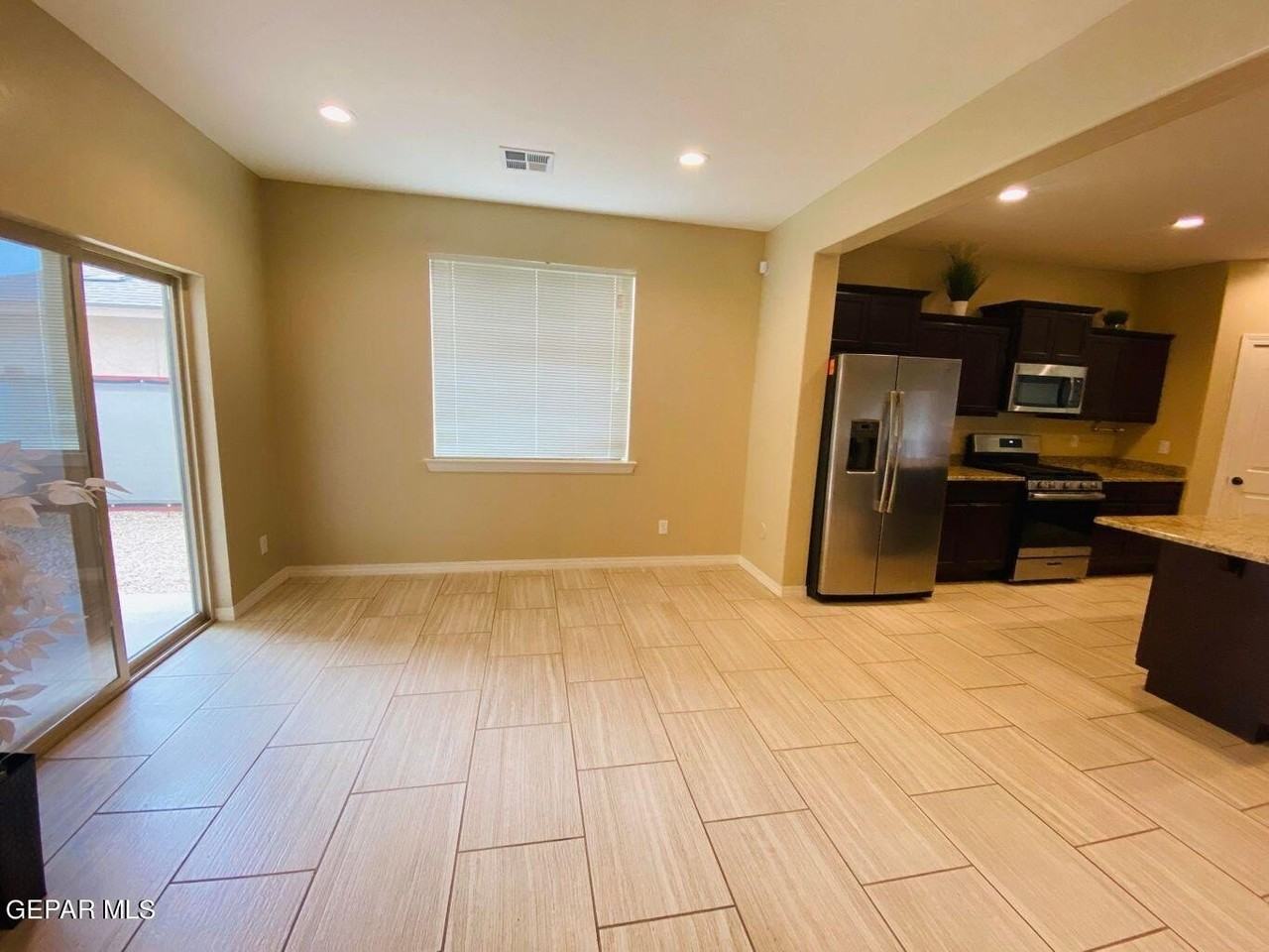 409 South Manzanita Drive - Photo 2 of 18