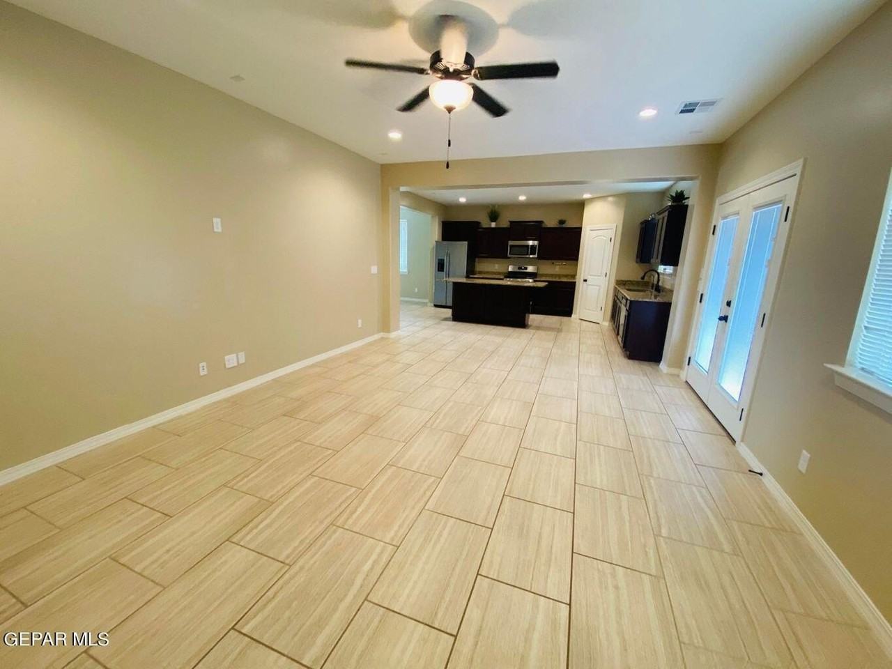 409 South Manzanita Drive - Photo 3 of 18