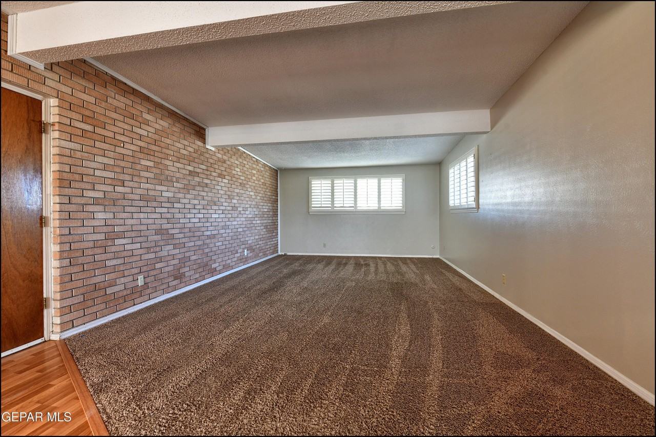 5108 Paris Avenue - Photo 7 of 40