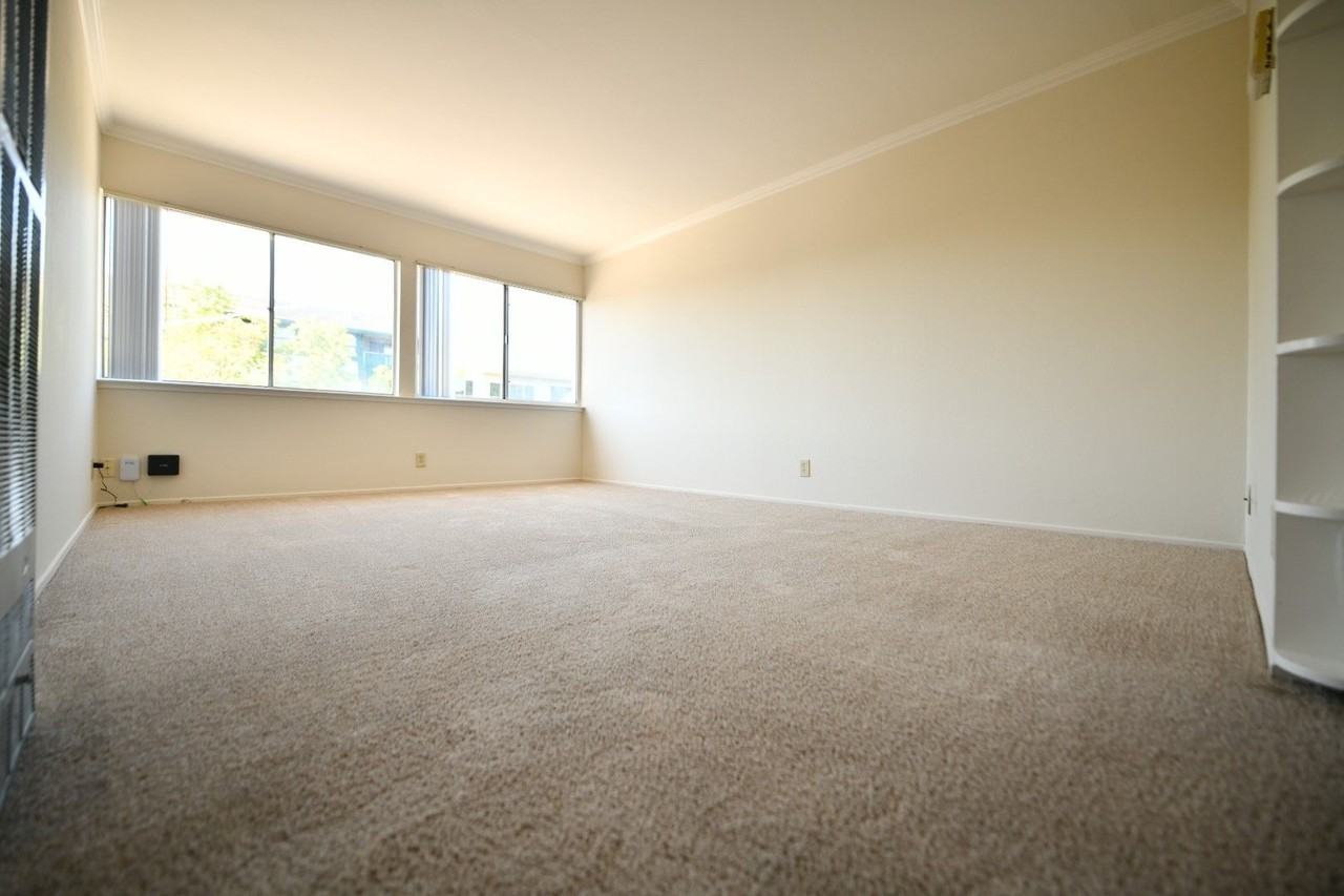 268 Vernon St. - Photo 5 of 27