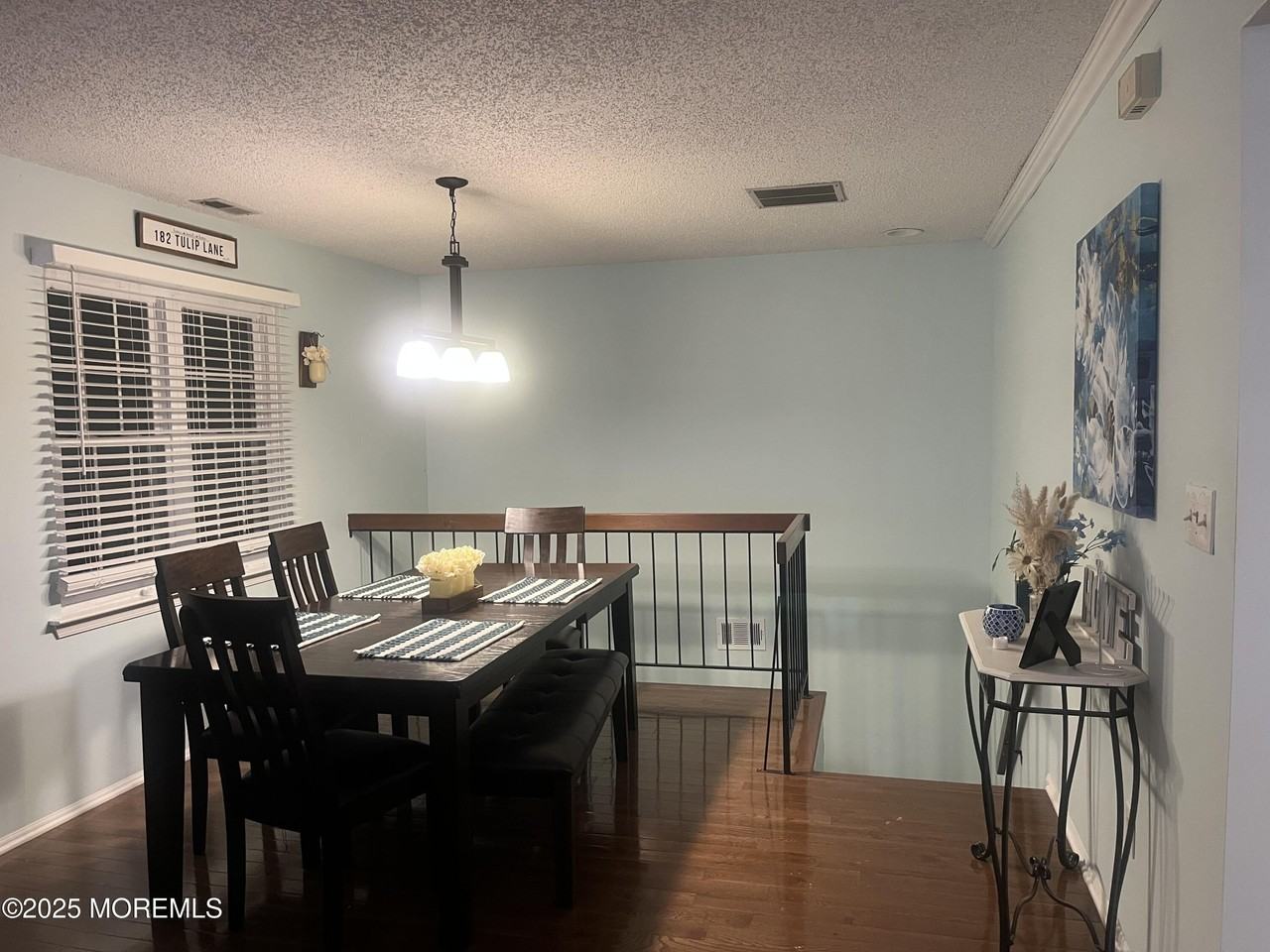 182 Tulip Lane - Photo 2 of 12