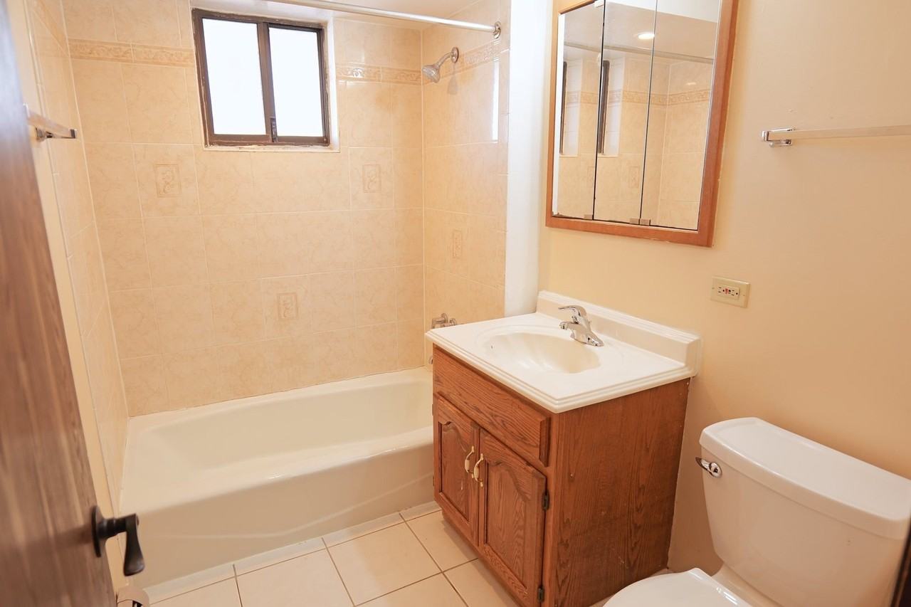 15741 Thomas Lane - Photo 5 of 7