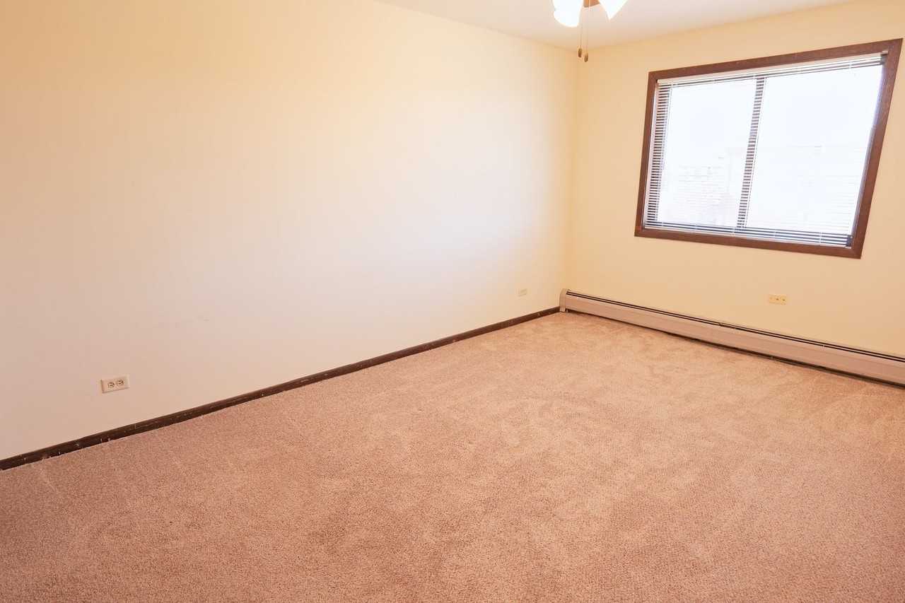 15741 Thomas Lane - Photo 6 of 7