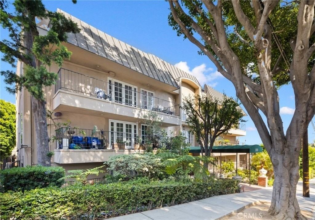 1010 Palm Avenue #207 - Photo 5 of 21