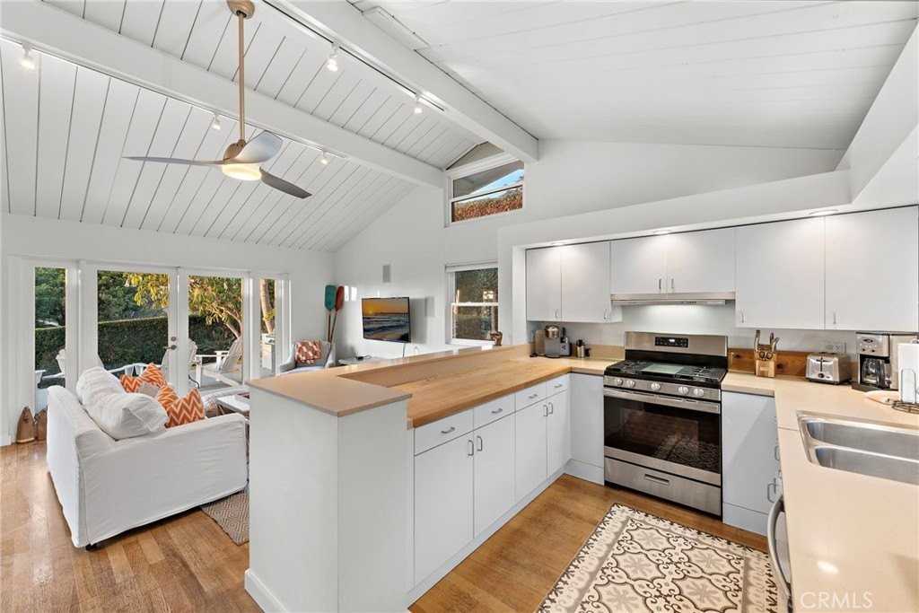 595 Bluebird Canyon Dr - Photo 6 of 23