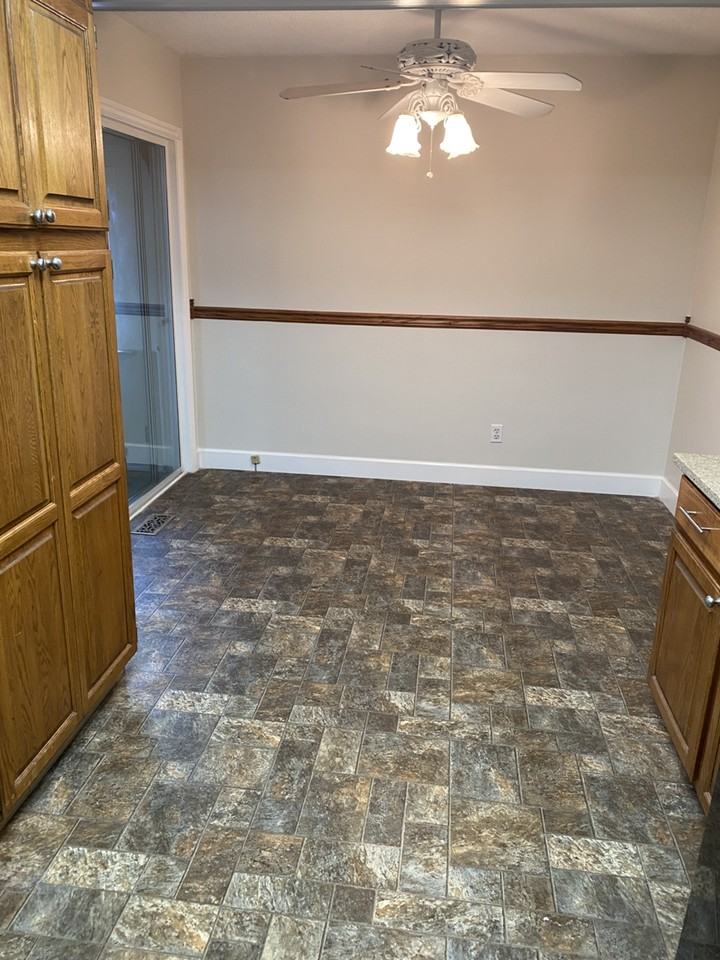 10478 155A St - Photo 4 of 12