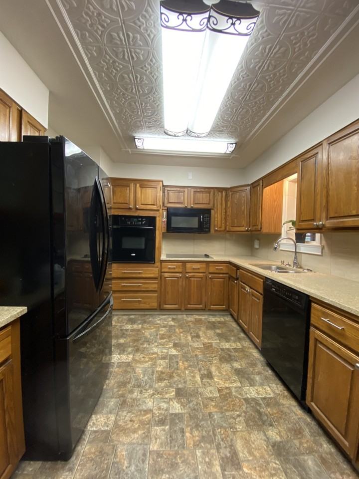 10478 155A St - Photo 6 of 12