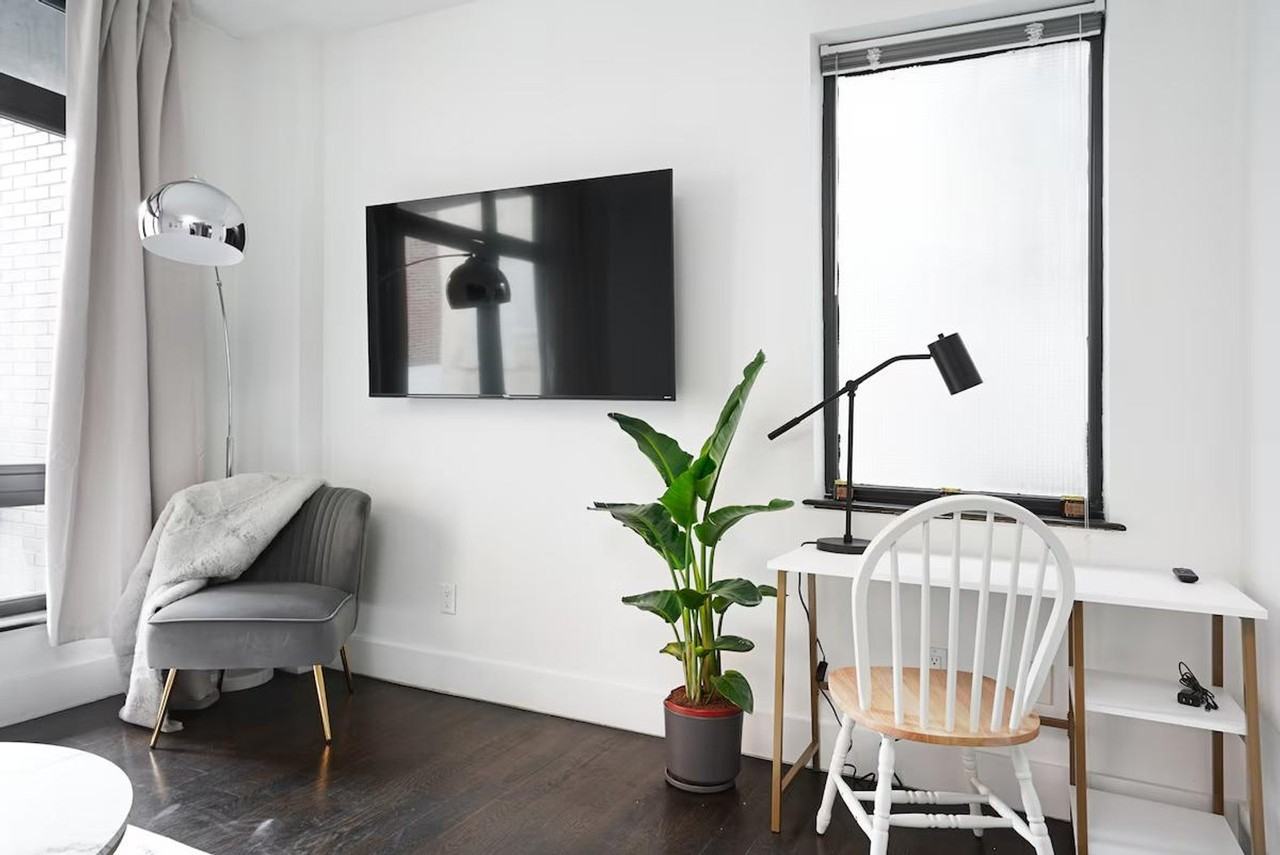 1491 Lexington Avenue #1058794P - Photo 3 of 13