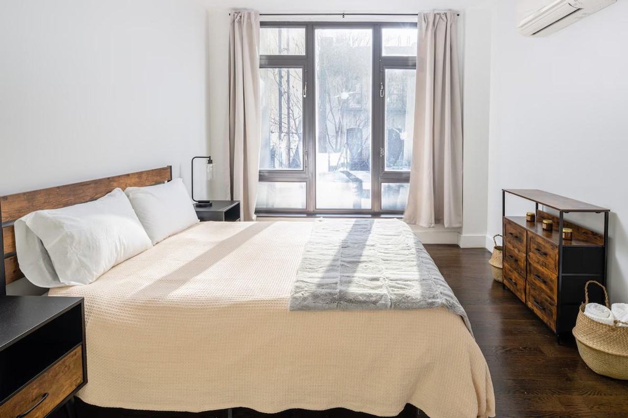 1491 Lexington Avenue #1058794P - Photo 4 of 13