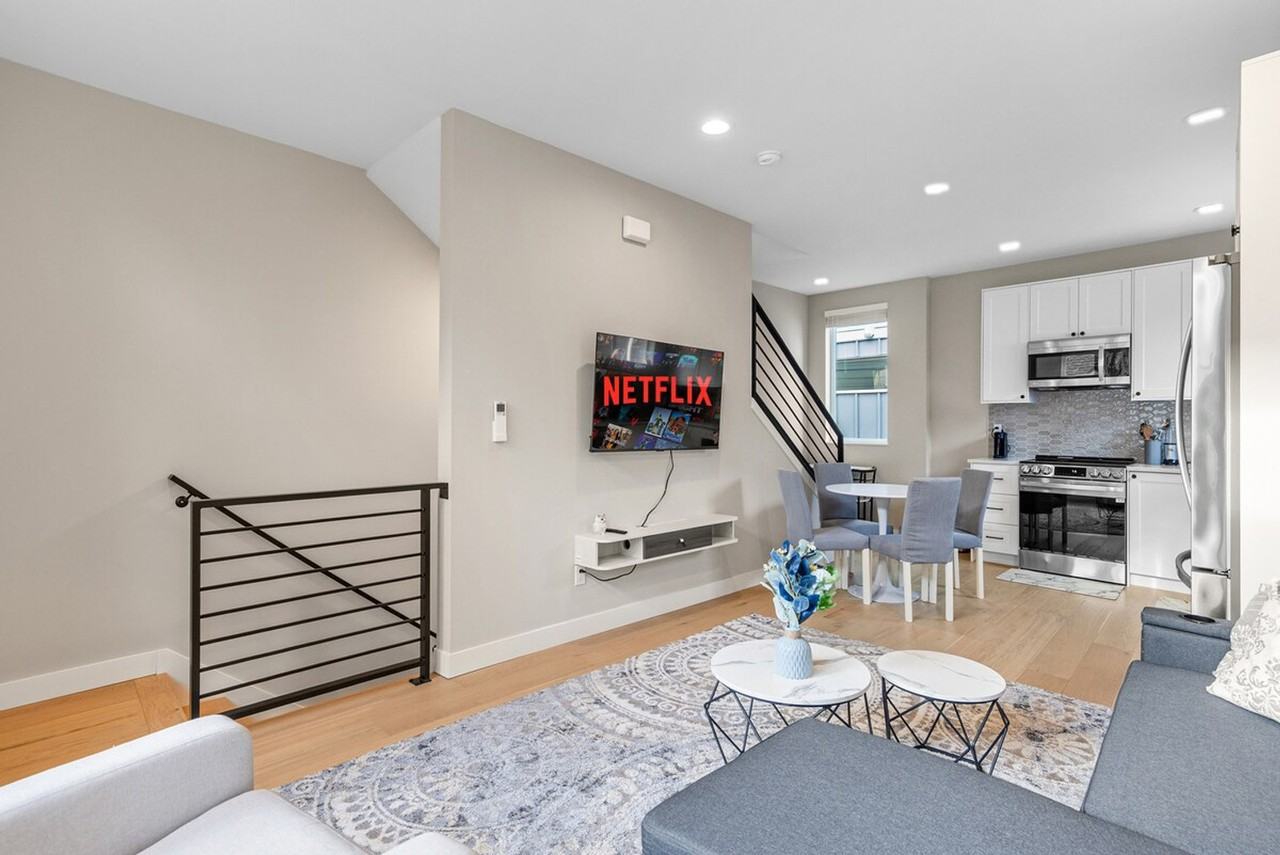 305 18th Avenue #1366636P - Photo 3 of 27