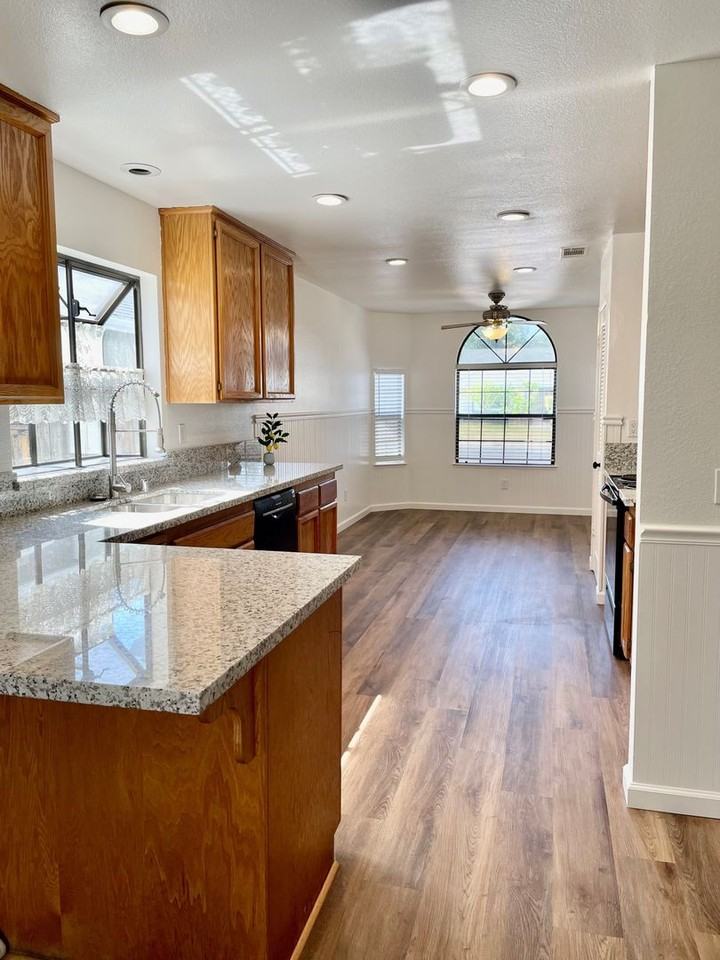 5205 Laguna Park Drive - Photo 2 of 16