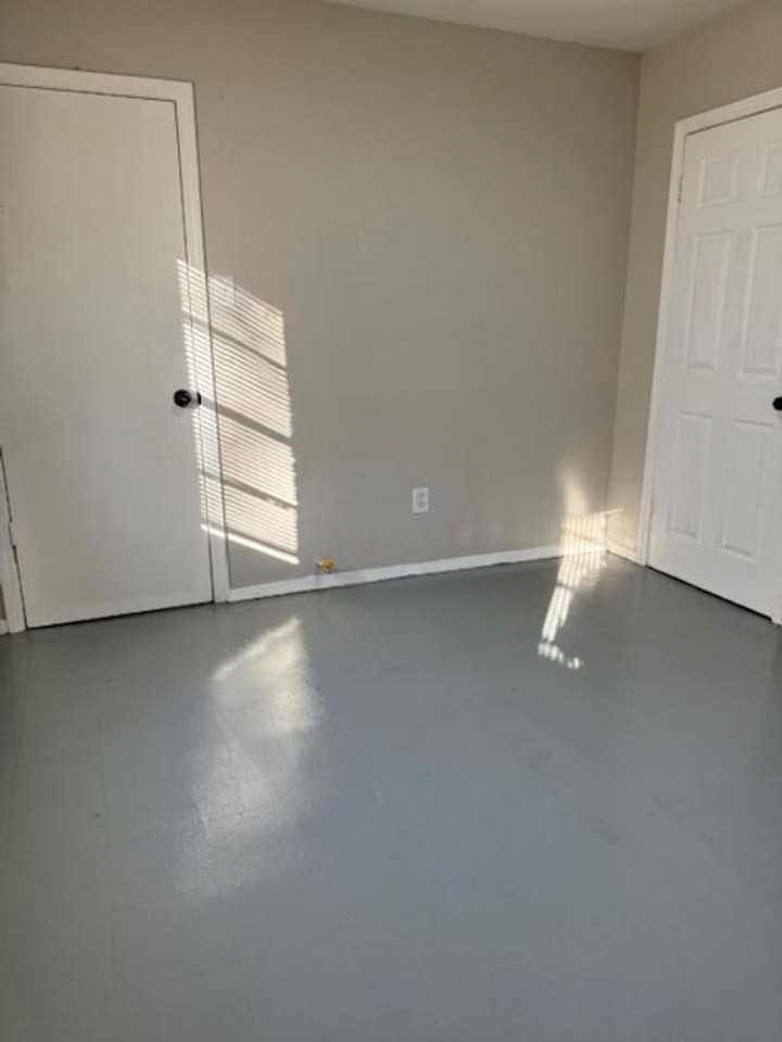 701 Lyman Avenue - Photo 2 of 7