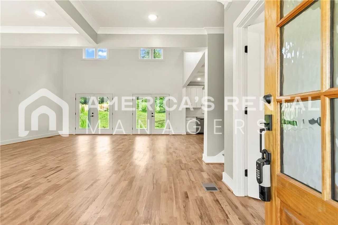 16246 Holly Spring Road - Photo 3 of 39