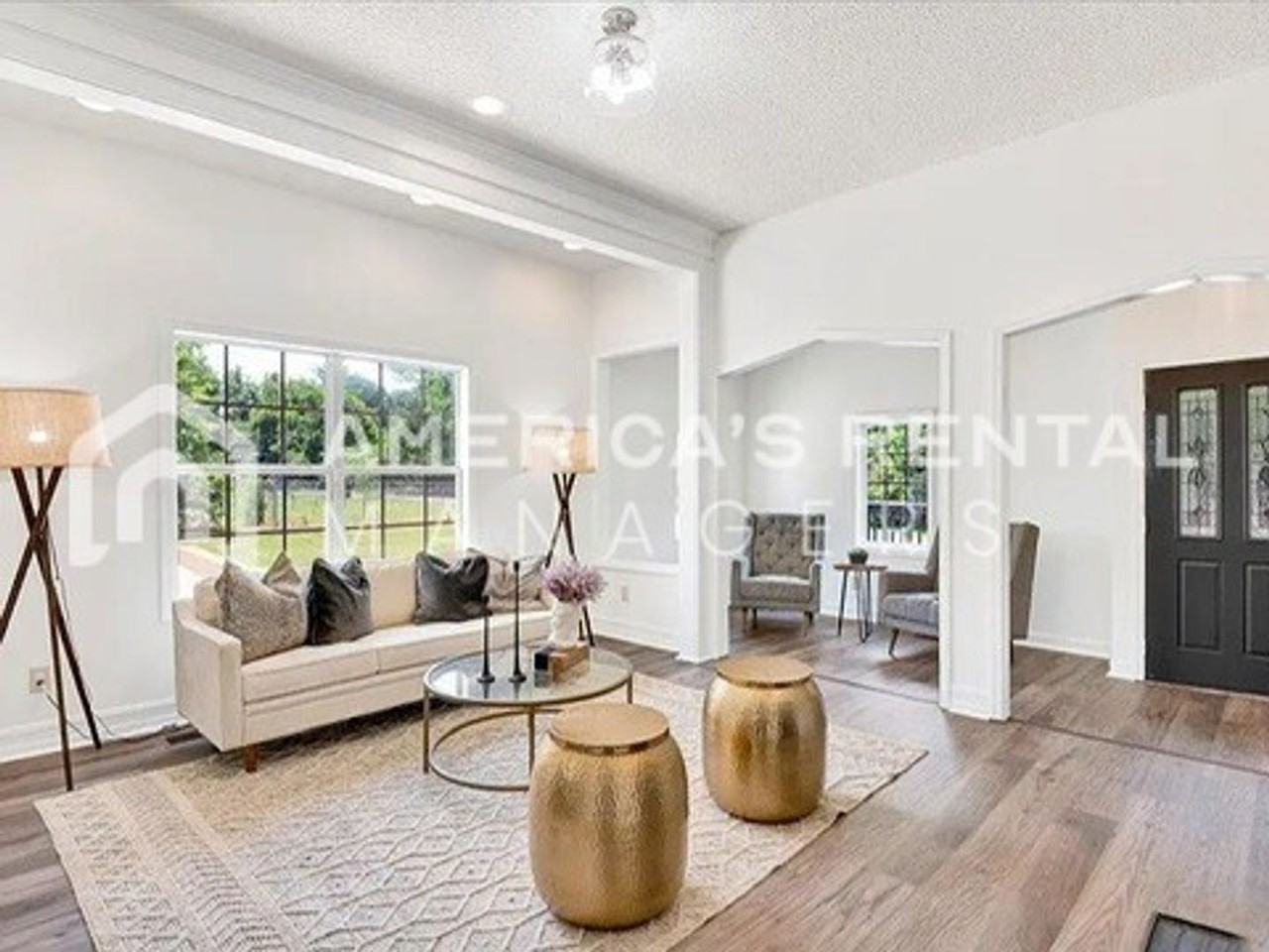 7105 Canada Avenue - Photo 5 of 34