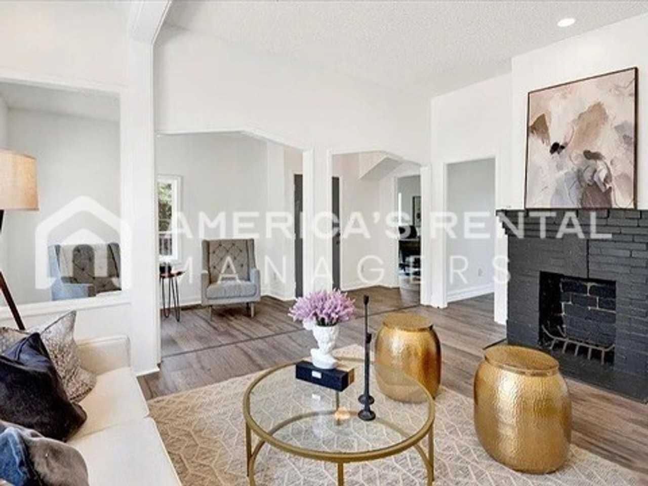 7105 Canada Avenue - Photo 6 of 34