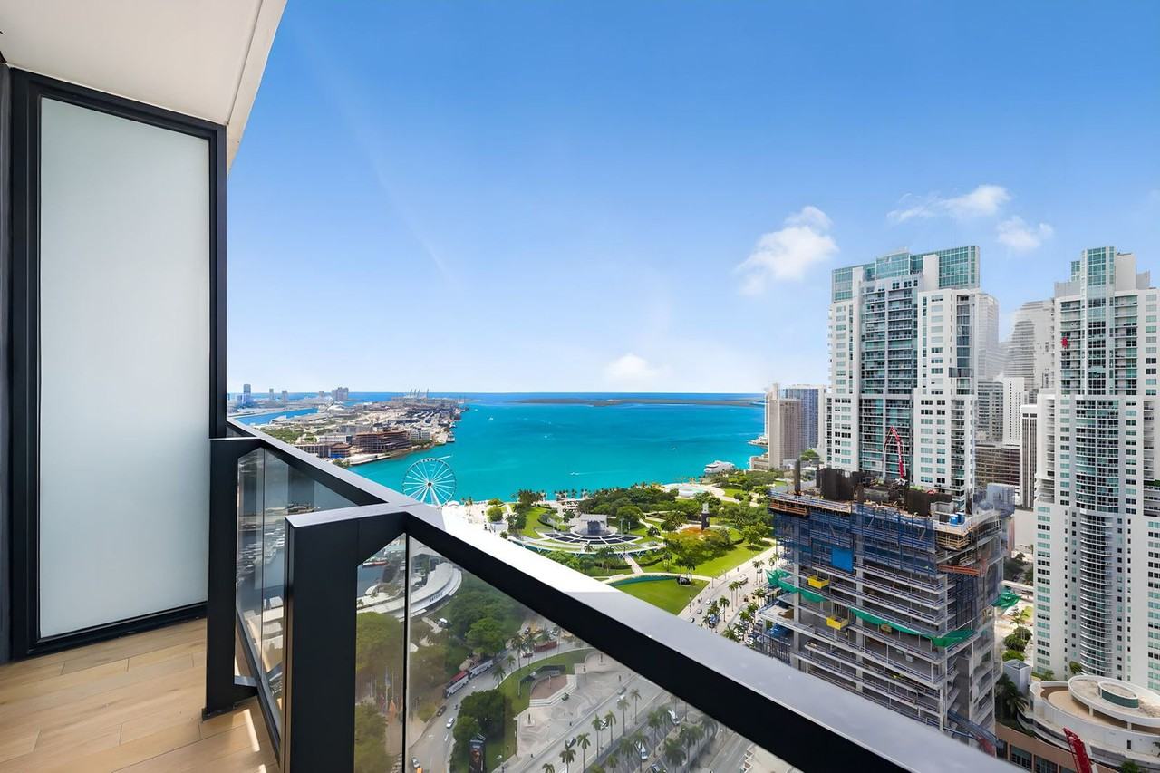 398 Northeast 5th Street #1240714P - Photo 5 of 30