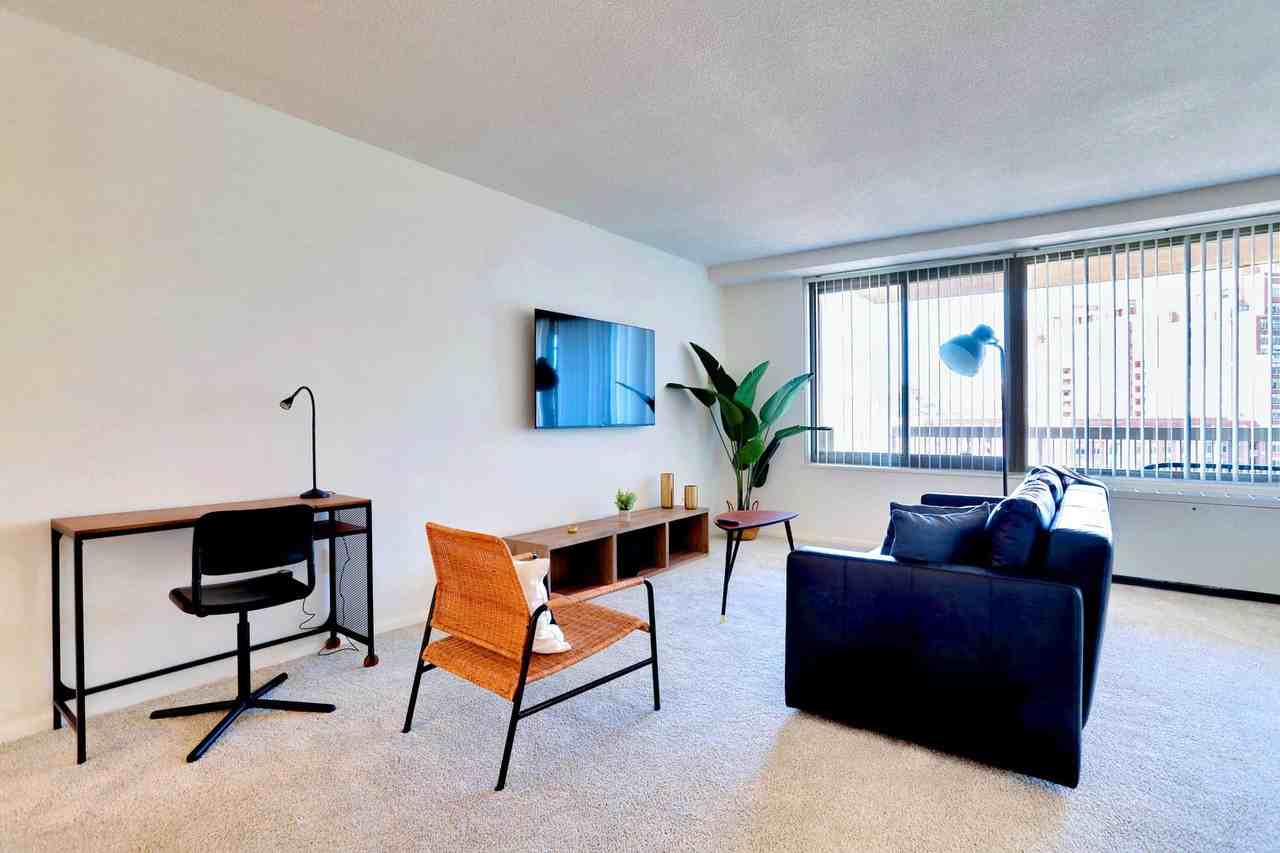 1600 South Eads Street #1022568P - Photo 4 of 28