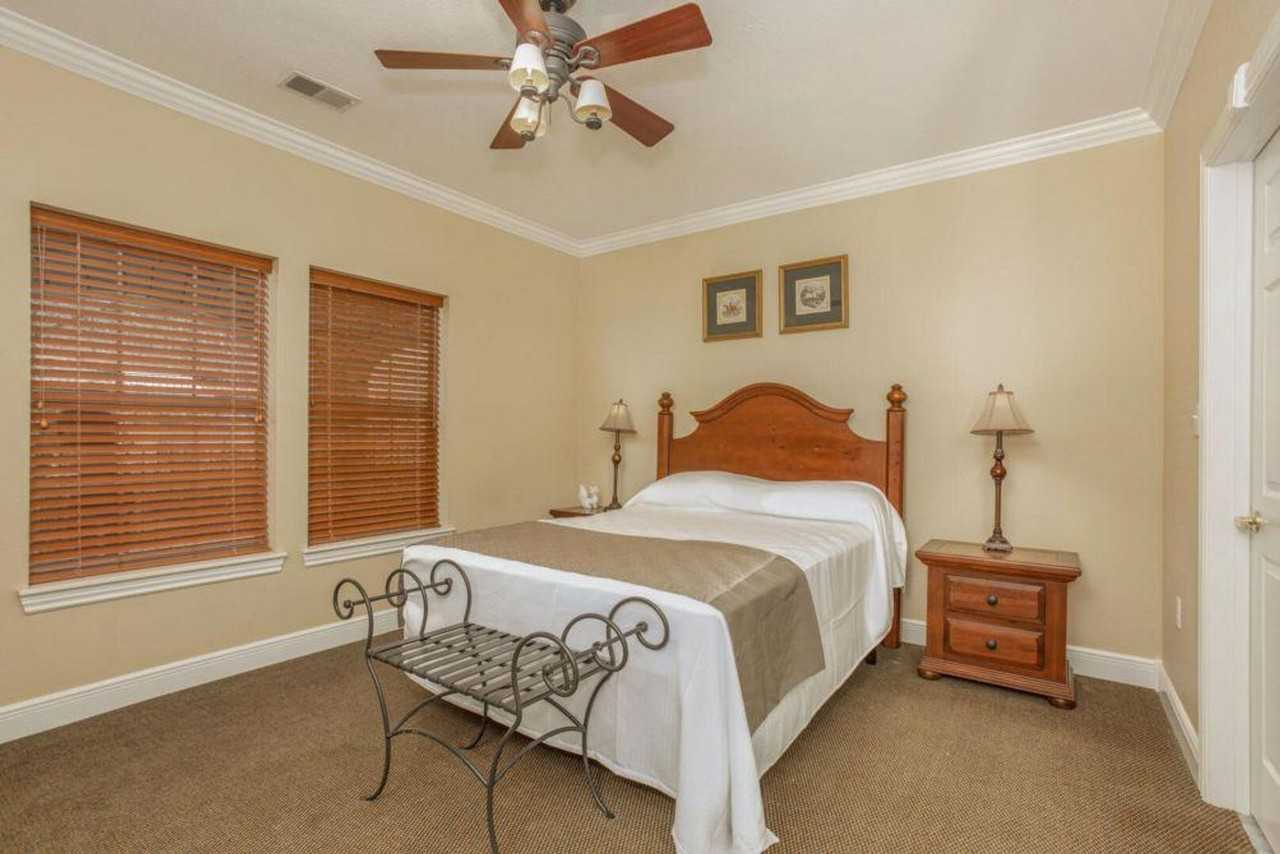 175 Golf View Drive #1268901P - Photo 4 of 25