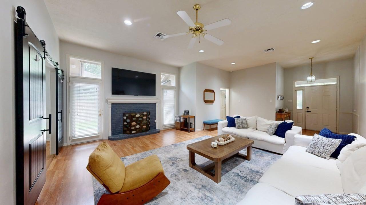 701 Summerglen Drive #1328081P - Photo 2 of 25