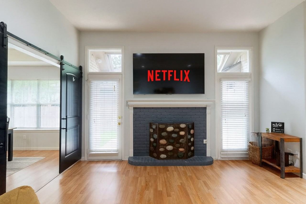 701 Summerglen Drive #1328081P - Photo 5 of 25