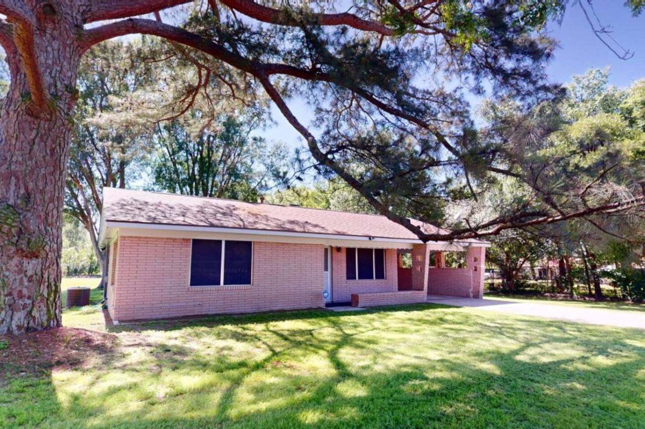 118 Miller St #1328087P - Photo 5 of 26