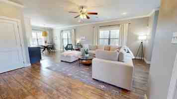 featured image of 636 Clay St