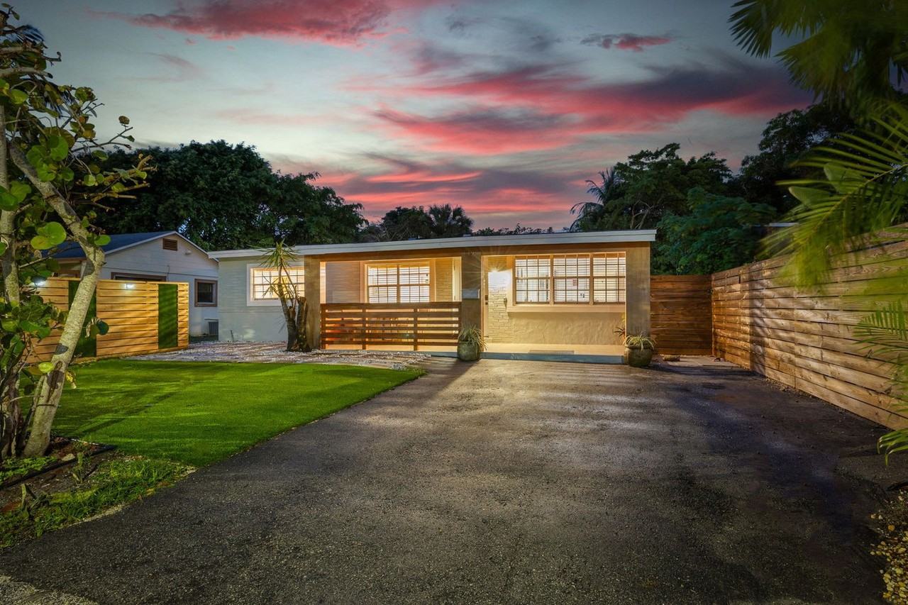 1425 Northeast 5th Terrace #1346931P - Photo 6 of 31