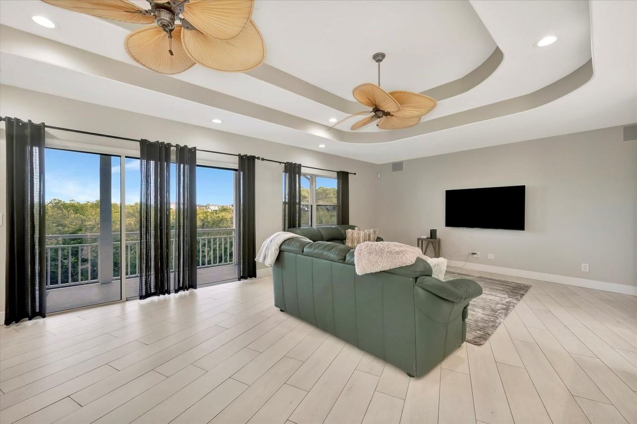 763 Jacqueline Lane - Photo 3 of 95